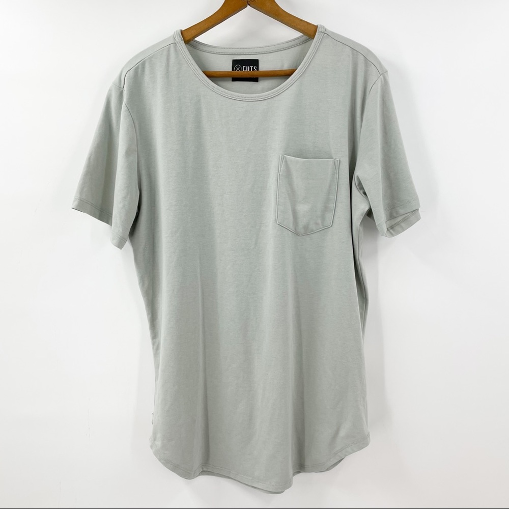 Cuts Clothing Men's Short Sleeve Pocket Tee in Light Gray